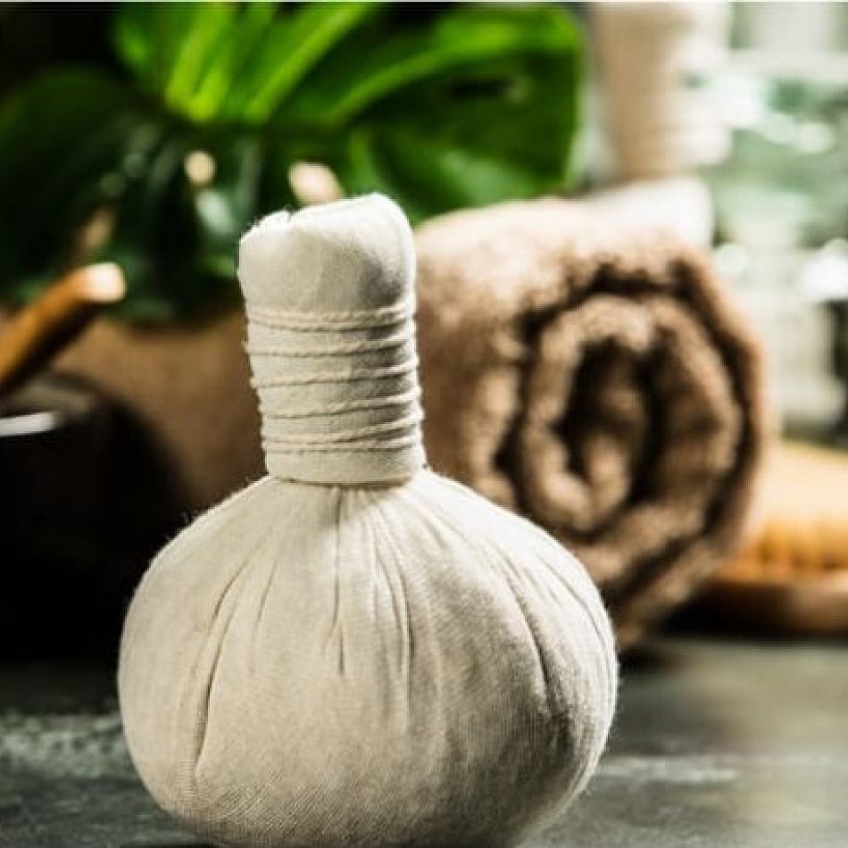 Pinda Sveda — masáž bylinnými měšci